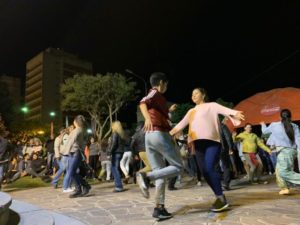 Plaza-Viva-a-pura-danza-y-buena-música-768x576