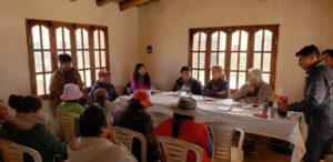 Valentina-Millón-Hugo-Yacobaccio-durante-el-encuentro-con-la-comunidades-originarias-1024x498